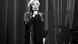 Μαρινέλλα: Ο άνθρωπος "πίσω" από το καλλιτεχνικό της ψευδώνυμο