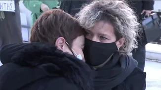 Τρεις γενναίες γυναίκες | Μια αγκαλιά έγιναν η μητέρα της Ελένης Τοπαλούδη, της Γαρυφαλλιάς και της Ερατούς