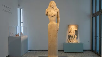 Η έκθεση του Μουσείου Κυκλαδικής Τέχνης "Κυκλαδίτισσες" ταξιδεύει στη Σαντορίνη