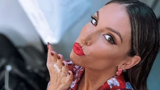 Αθηνά Οικονομάκου | Το χριστουγεννιάτικο δέντρο - υπερπαραγωγή και η λεπτομέρεια που έκανε τη διαφορά