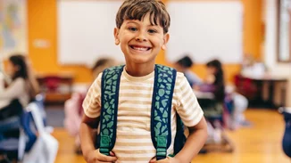 Μια μαμά βιντεοσκοπούσε όλες τις πρώτες μέρες στο σχολείου του γιου της μέχρι που πήγε πανεπιστήμιο- Το viral βίντεο που μας συγκίνησε