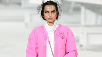 Hot Pink | Πώς θα προσθέσεις στα looks σου την πιο chic απόχρωση της άνοιξης