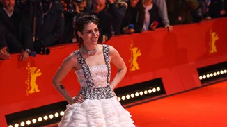 Κristen Stewart | Στο πλευρό των γυναικών του Ιράν