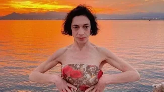 "Στα πατώματα" η Έλενα Τοπαλίδου 2 εβδομάδες πριν από τη μεγάλη πρεμιέρα στην Επίδαυρο