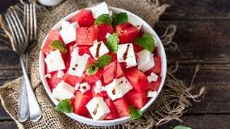 Ο παράξενος λόγος για τον οποίο είναι καλό να τρως καρπούζι με αλάτι