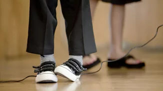 Οι Millennial γονείς μεγαλώνουν παιδιά-βέλκρο | Στενή σύνδεση ή υπερβολική προσκόλληση;