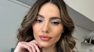 Soft brown eyes | Η Ηλιάνα Παπαγεωργίου με το χρώμα σκιάς που κάνει τα καστανά μάτια να λάμπουν