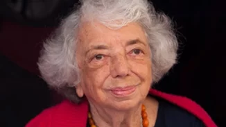 Επιζήσασα του Ολοκαυτώματος γίνεται εξώφυλλο στα 102 της χρόνια