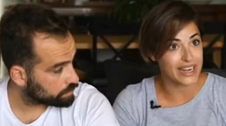 H φοβερή ιστορία του ζευγαριού που υιοθέτησε βρέφος που βρέθηκε εγκαταλελειμμένο σε χωράφι