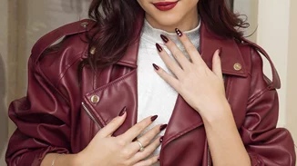 BE YOUR OWN NAIL ARTIST