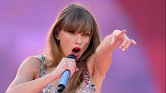 Αγόρασε σε δημοπρασία κιθάρα με υπογραφή της Τaylor Swift και την κατέστρεψε