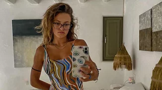 Γαία Μερκούρη | Η χαμογελαστή φωτογραφία στο κέντρο της Αθήνας και το τρυφερό σχόλιο του Άγγελου Λάτσιου