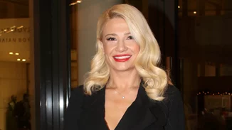 Η Φαίη Σκορδά φόρεσε τα "ugly shoes" που διχάζουν τις influencers