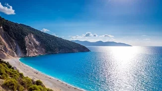 Μύρτος | Η παραλία στην Κεφαλονιά που πρέπει να επισκεφθείς τουλάχιστον μια φορά στη ζωή σου