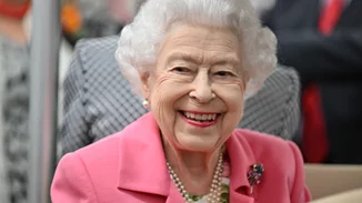 Βασίλισσα Ελισάβετ | Ο λόγος που γελούσε στη φωτογραφία της με τον Βρετανό μουσικό, Ed Sheeran