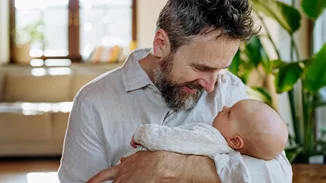 Γιορτή του Πατέρα: Γιορτάζουμε τους μπαμπάδες που αναγνωρίζουν πόσο σημαντικός είναι ο ρόλος του πατέρα