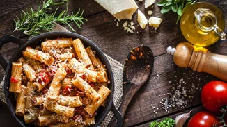 Ζυμαρικά χωρίς τύψεις | Η light συνταγή για ριγκατόνι του ονείρου με cottage cheese