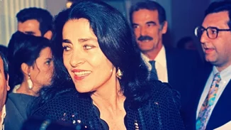 Ειρήνη Παππά: Με one shoulder λευκή δημιουργία στο Φεστιβάλ των Καννών πριν από 63 χρόνια