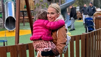 "Μία μπαλαρίνα στην παιδική χαρά" | Η κόρη της Νάντιας Μπουλέ είναι η πιο κομψή mini fashionista