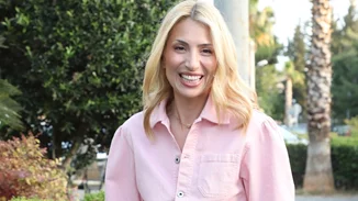 Το viral ντεμακιγιάζ ματιών της Μαρίας Ηλιάκη φροντίζει και τις βλεφαρίδες