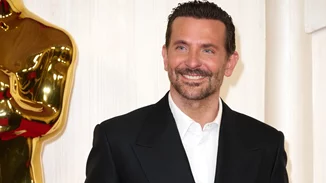 Bradley Cooper | Για ακόμη μία φορά συνοδευόταν στα Όσκαρ από τη μαμά του