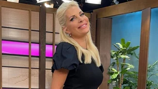 Η Ελένη Μενεγάκη φόρεσε τη Marks & Spencer φούστα που δεν θα αποχωριστείς το φθινόπωρο