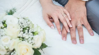 Διάσημο ζευγάρι της ελληνικής showbiz παντρεύτηκε και περιμένει παιδί