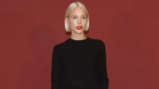 Η Μαρία Ολυμπία δοκίμασε τη σύγχρονη εκδοχή του winged liner που κάνει τα μάτια να δείχνουν (πολύ) μεγαλύτερα