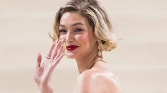 Aυτό είναι το μυστικό των stars για λαμπερή, νεανική επιδερμίδα στο red carpet