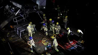 Εκτροχιασμός επιβατικής αμαξοστοιχίας στην Ισπανία – Νεκρός ο μηχανοδηγός