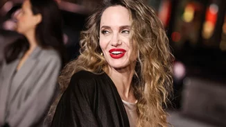 Ίδιος ο Brad Pitt | Η Angelina Jolie στο κόκκινο χαλί με τον 16χρονο βιολογικό γιο της