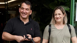 Εξιτήριο για Αφροδίτη Σκαφίδα και Πύρρο Δήμα από το μαιευτήριο