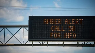 "Amber Alert" | Η αληθινή υπόθεση δολοφονίας του 14χρονου κοριτσιού πίσω από το παγκόσμιο δίκτυο συναγερμού