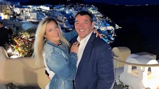 Ο Πύρρος Δήμας είχε γενέθλια και η Αφροδίτη Σκαφίδα του ετοίμασε την πιο "έξυπνη" τούρτα