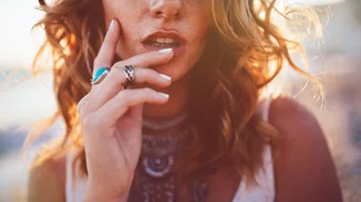 Mermaid Waves Trend | Τα μαλλιά που θα θες να έχεις όλο το καλοκαίρι και που "παίζουν" παντού στο TikTok