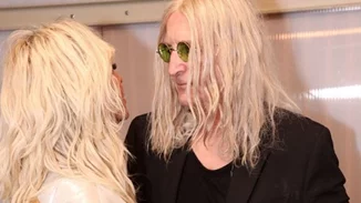 Νίκος Καρβέλας & Άννα Βίσση | Το νέο φιλί στο Ηρώδειο και μία σχέση (ωραίας) αλληλοεξάρτησης