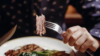 Η κατανάλωση κόκκινου κρέατος συνδέεται με αυξημένο κίνδυνο εμφάνισης αυτής της πάθησης