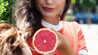 Η διατροφή για λαμπερά μαλλιά, γερά νύχια και υγιές δέρμα