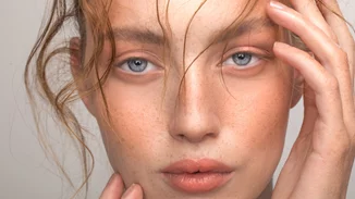 Αυτό το serum με υαλουρονικό κοστίζει κάτω από 4 ευρώ και αναζωογονεί την επιδερμίδα