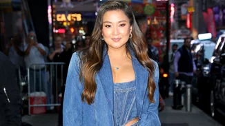 10 φθινοπωρινά looks που θα σε πείσουν να υποκύψεις στην τάση του double denim