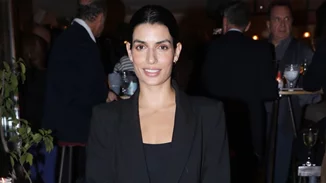 16 χρόνια πριν | Όταν η Τόνια Σωτηροπούλου φορούσε χαμηλόμεσο τζιν και μας έδειχνε τους κοιλιακούς της