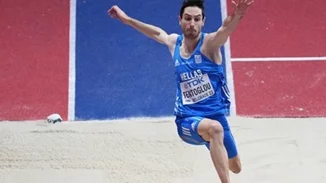 Συγκίνηση και υπερηφάνια | Ο Μίλτος Τεντόγλου στο υψηλότερο σκαλί του κόσμου– Δάκρυσε για πρώτη φορά