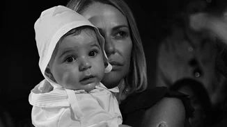 Τζένη Μπαλατσινού - Βασίλης Κικίλιας | Δες την πρωτότυπη μπομπονιέρα από τη βάφτιση του γιου τους