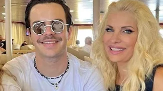 Ο Άγγελος Λάτσιος μοιράζεται μία σπάνια φωτογραφία της μικρότερης αδερφής του, Λάουρας