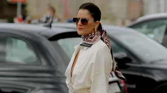 Αυτό το παντελόνι από Stradivarius έχει γίνει viral στο TikTok και υπάρχει λόγος για να το αποκτήσεις