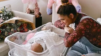 Η Μαίρη Συνατσάκη μιλά πρώτη φορά για τη γέννηση της κόρης της | "Μου συνέβη αυτή η θλίψη όταν γυρίσαμε στο σπίτι"