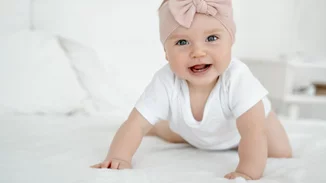 Πώς να ντύσω το μωρό στο σπίτι; Τα κατάλληλα ρούχα για τον ύπνο