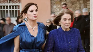 Καλεσμένη σε γάμο μετά τα 50 | Τα χτενίσματα που επιλέγουν ξανά και ξανά οι πιο κομψές Ελληνίδες celebrities