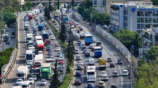 Χάος στους δρόμους της Αθήνας | Μποτιλιάρισμα στην Αττική Οδό λόγω τροχαίων, στο κόκκινο και ο Κηφισός