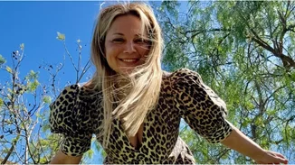 Νάνσυ Ζαμπέτογλου | Η εμφάνιση με denim jacket και leopard κολάν που θα αντιγράψεις στην επόμενη απόδρασή σου στη φύση